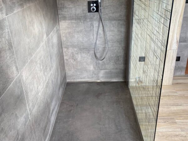 Sanit&auml;rinstallationen und schl&uuml;sselfertige Badezimmer in Basel und im Dreil&auml;ndereck Mulhouse 4